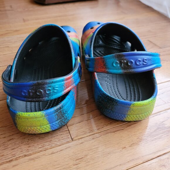 CROCS Black/Multi Spray Dye Unisex-Adult Classic Tie Dye Clogs Clog M8/W10 - Picture 4 of 7